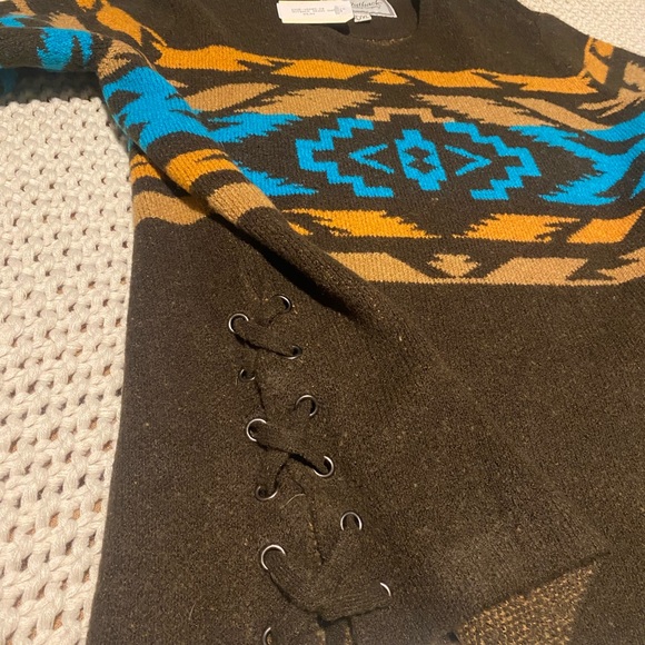 Outback Trading Company Women’s Sweater. - Picture 2 of 4